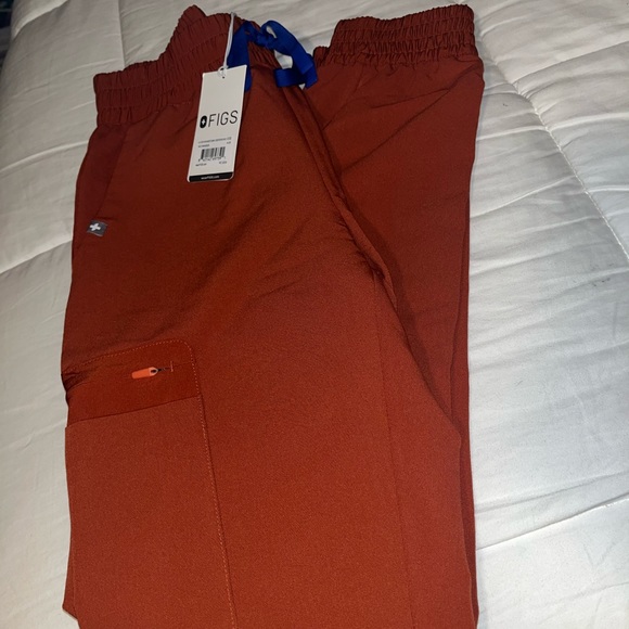 NWT Auburn FIGS pants - Picture 3 of 3